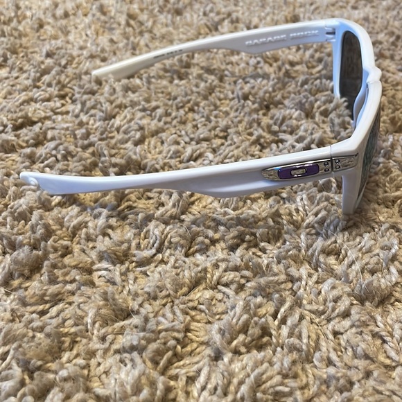 Oakleys best offer - Picture 2 of 3